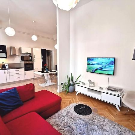 Luxury Apartment Near Astoria With Ac Budapest Exterior photo