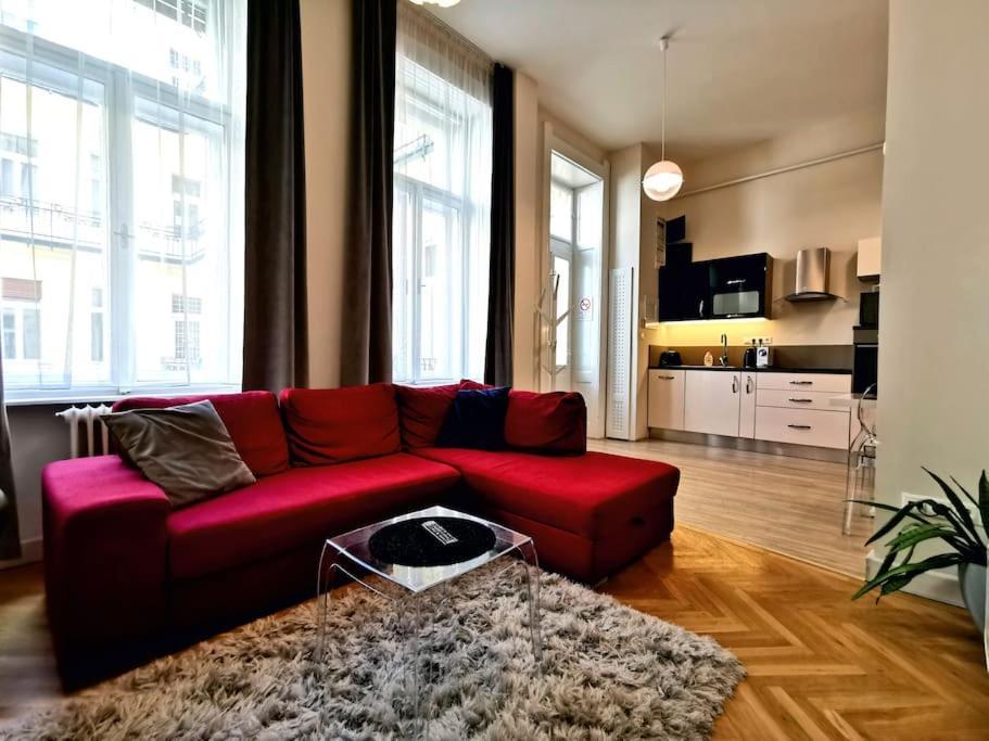 Luxury Apartment Near Astoria With Ac Budapest Exterior photo