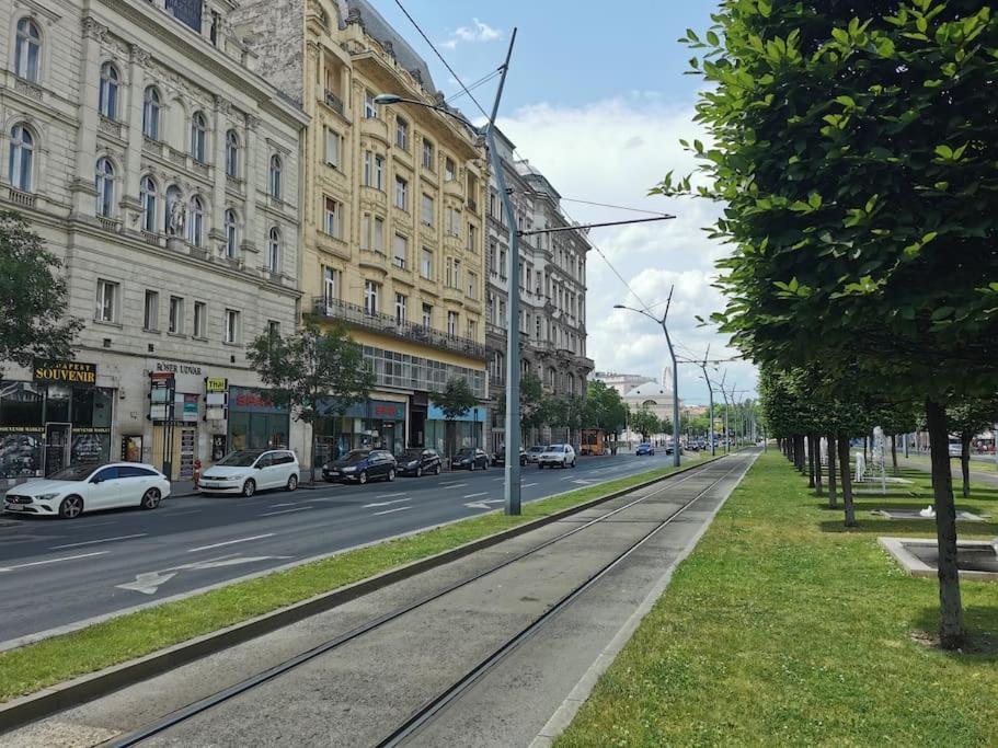 Luxury Apartment Near Astoria With Ac Budapest Exterior photo