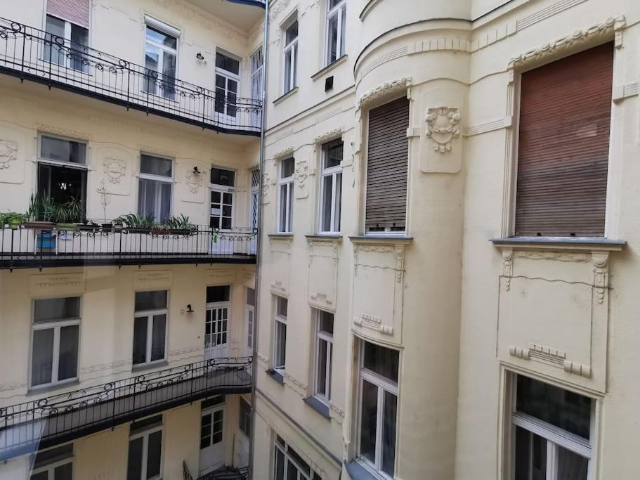 Luxury Apartment Near Astoria With Ac Budapest Exterior photo